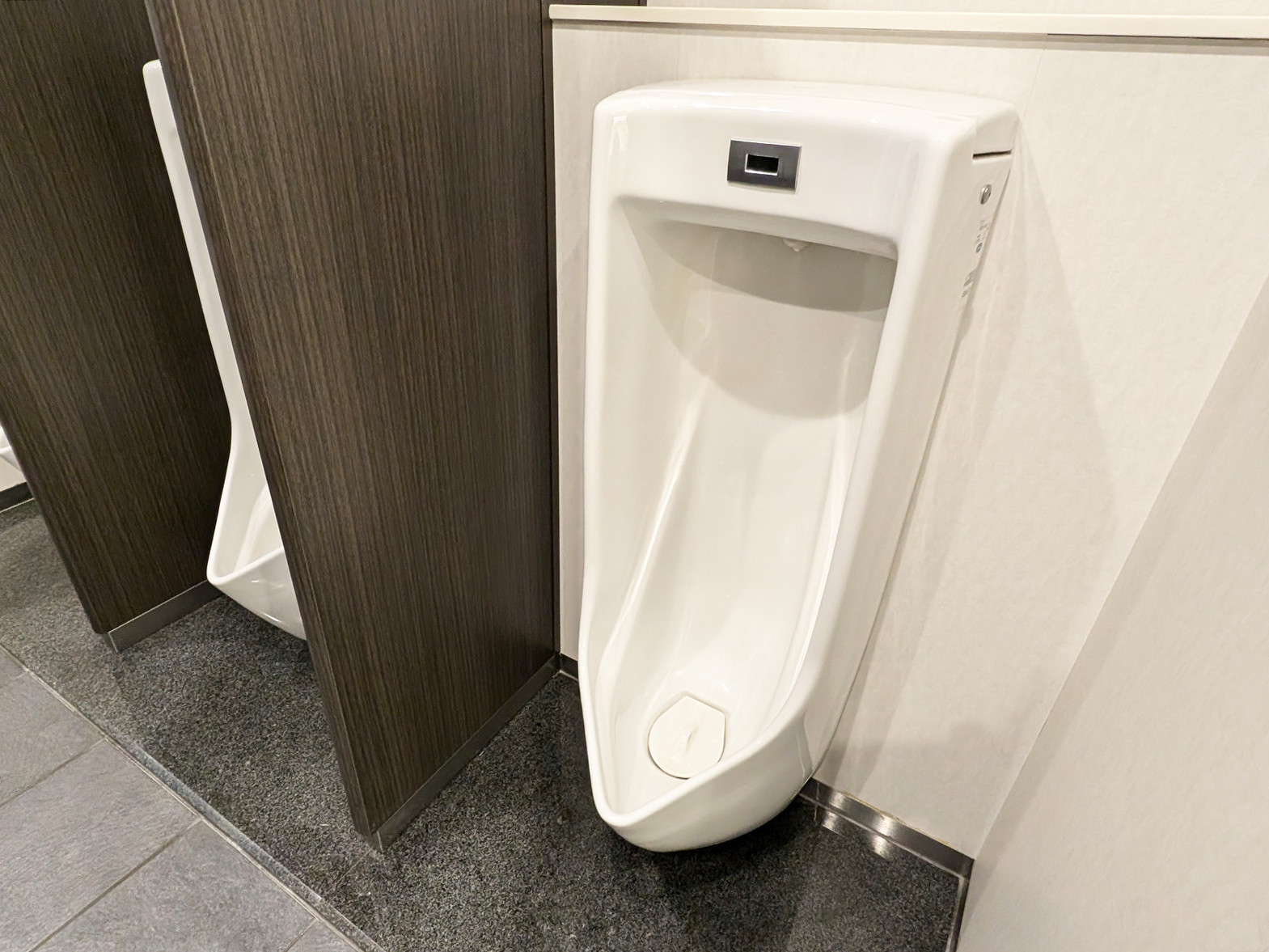 男性用トイレ