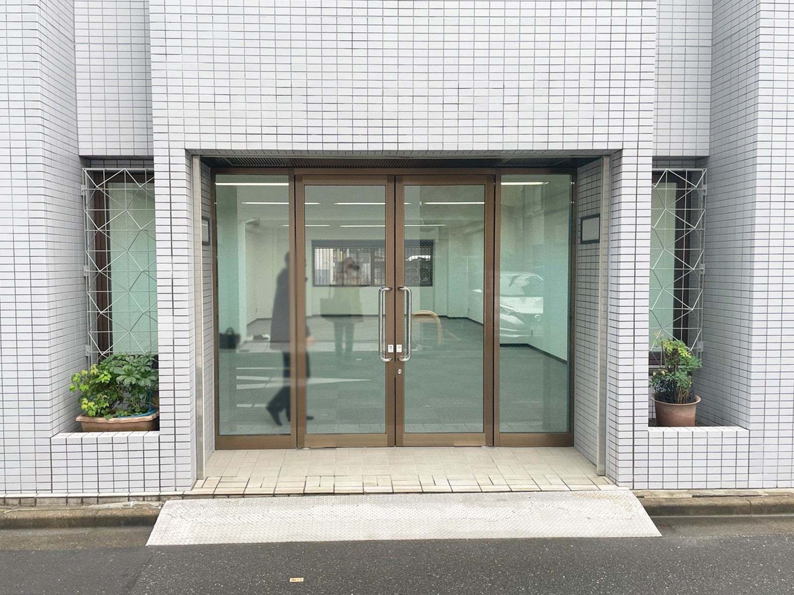 貸室出入口