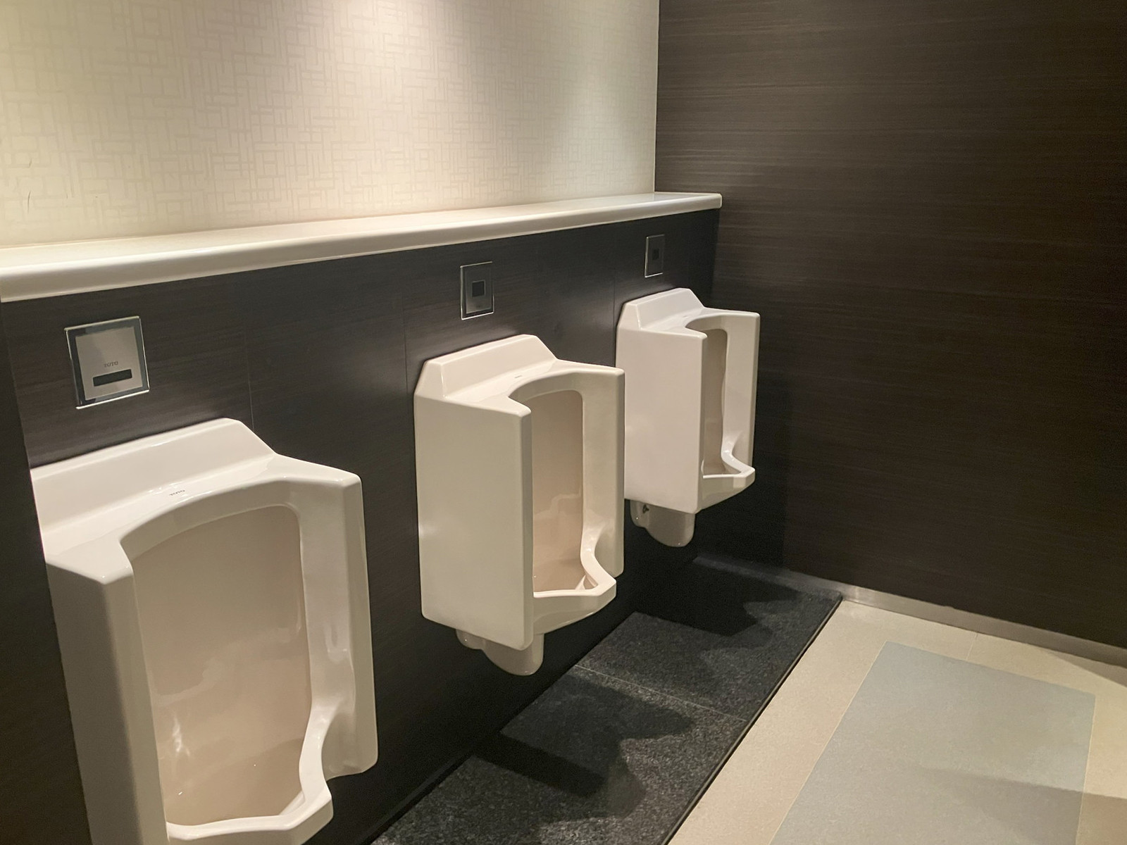 男性用トイレ