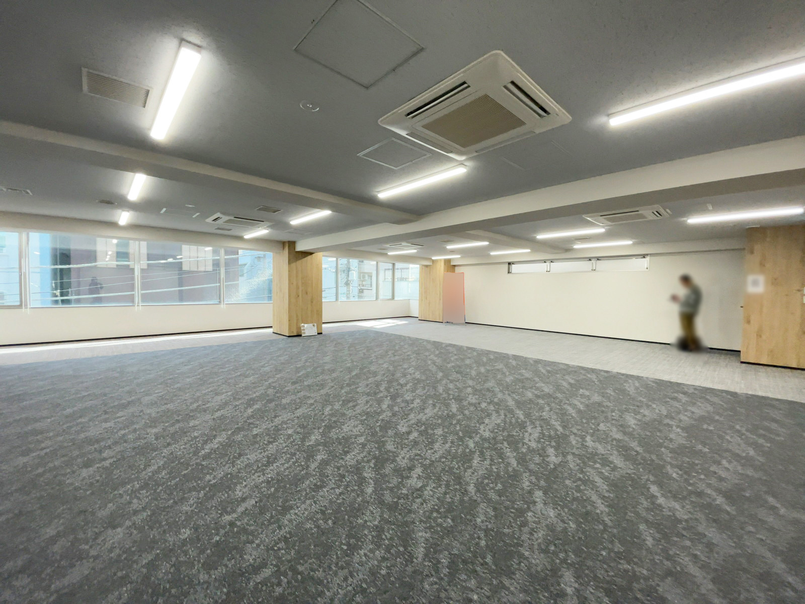 明るいオフィス