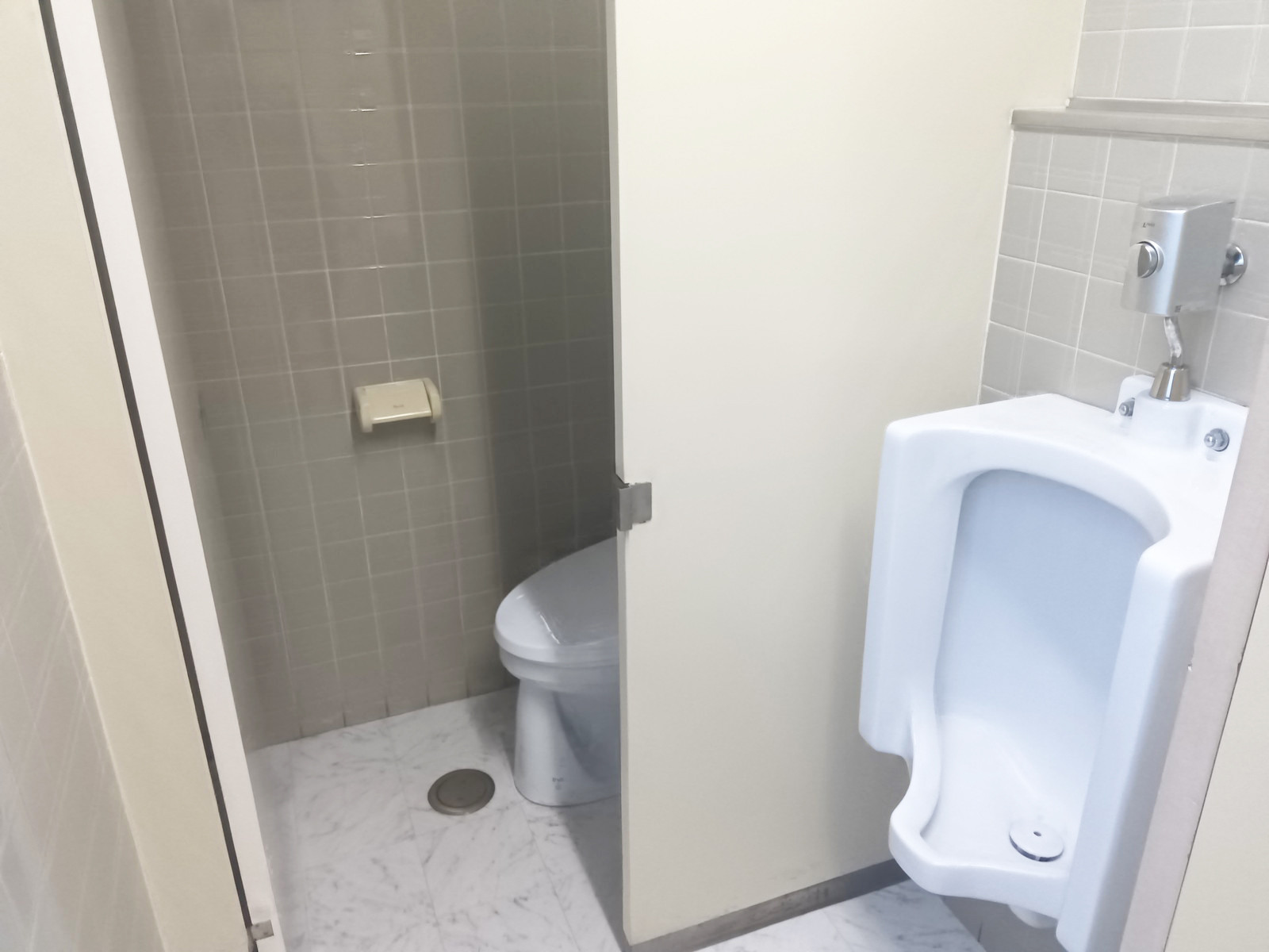 男性用トイレ