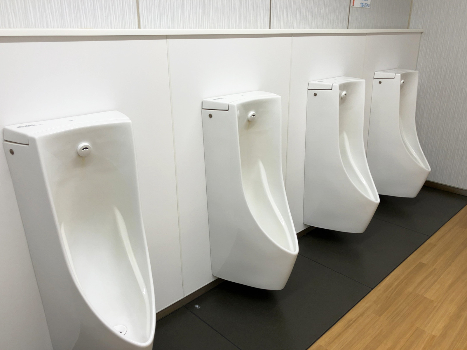 男性用トイレ