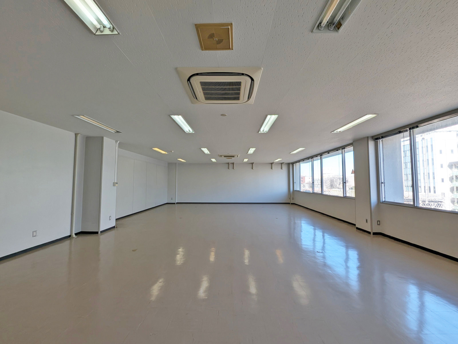 オフィス室内参考画像(4階・約32坪)