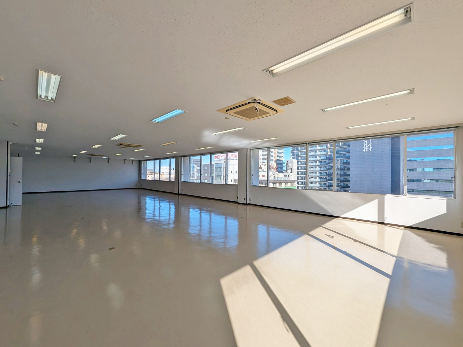 オフィス室内参考画像(6階・約49坪)