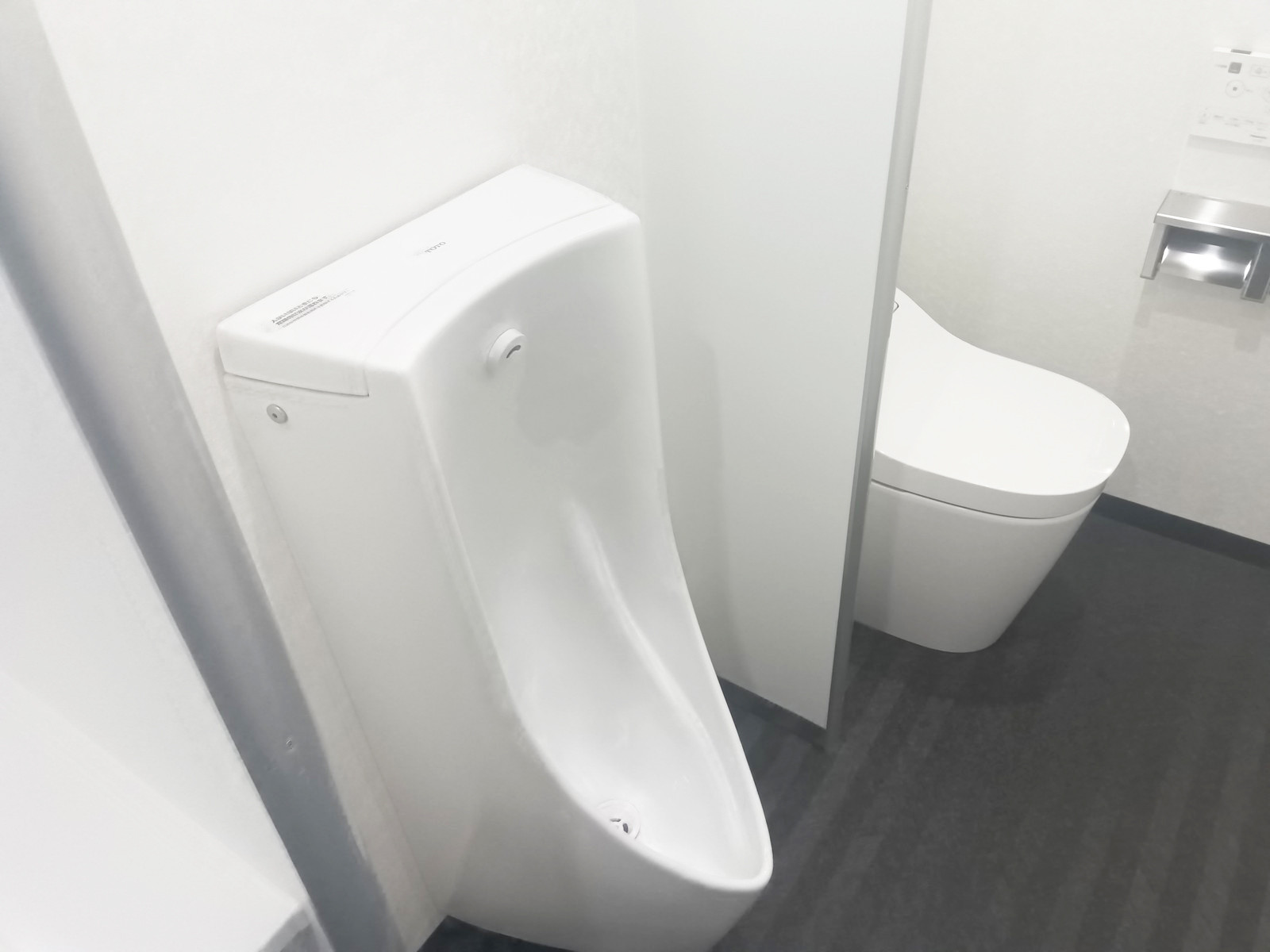 男性用トイレ