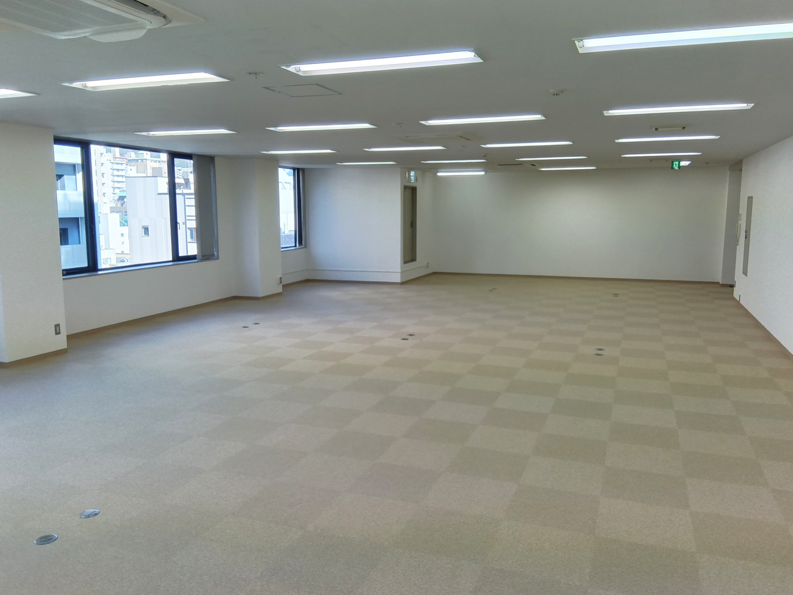 オフィス室内参考画像(約66坪)