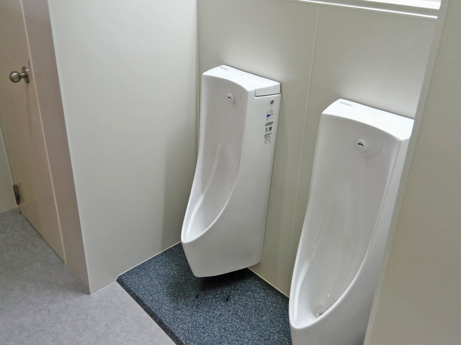 男性用トイレ