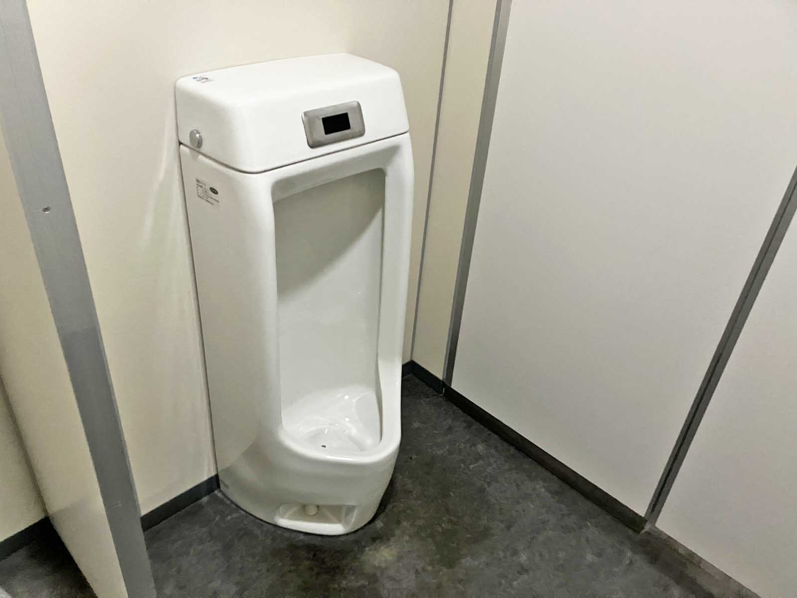 男性用トイレ