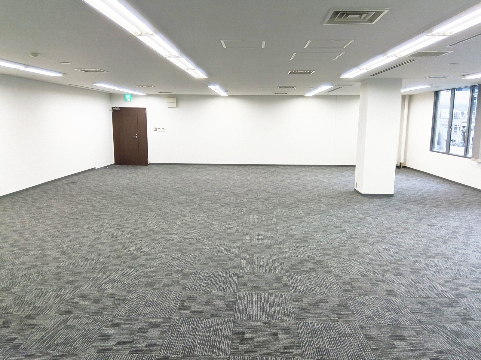 別角度の様子