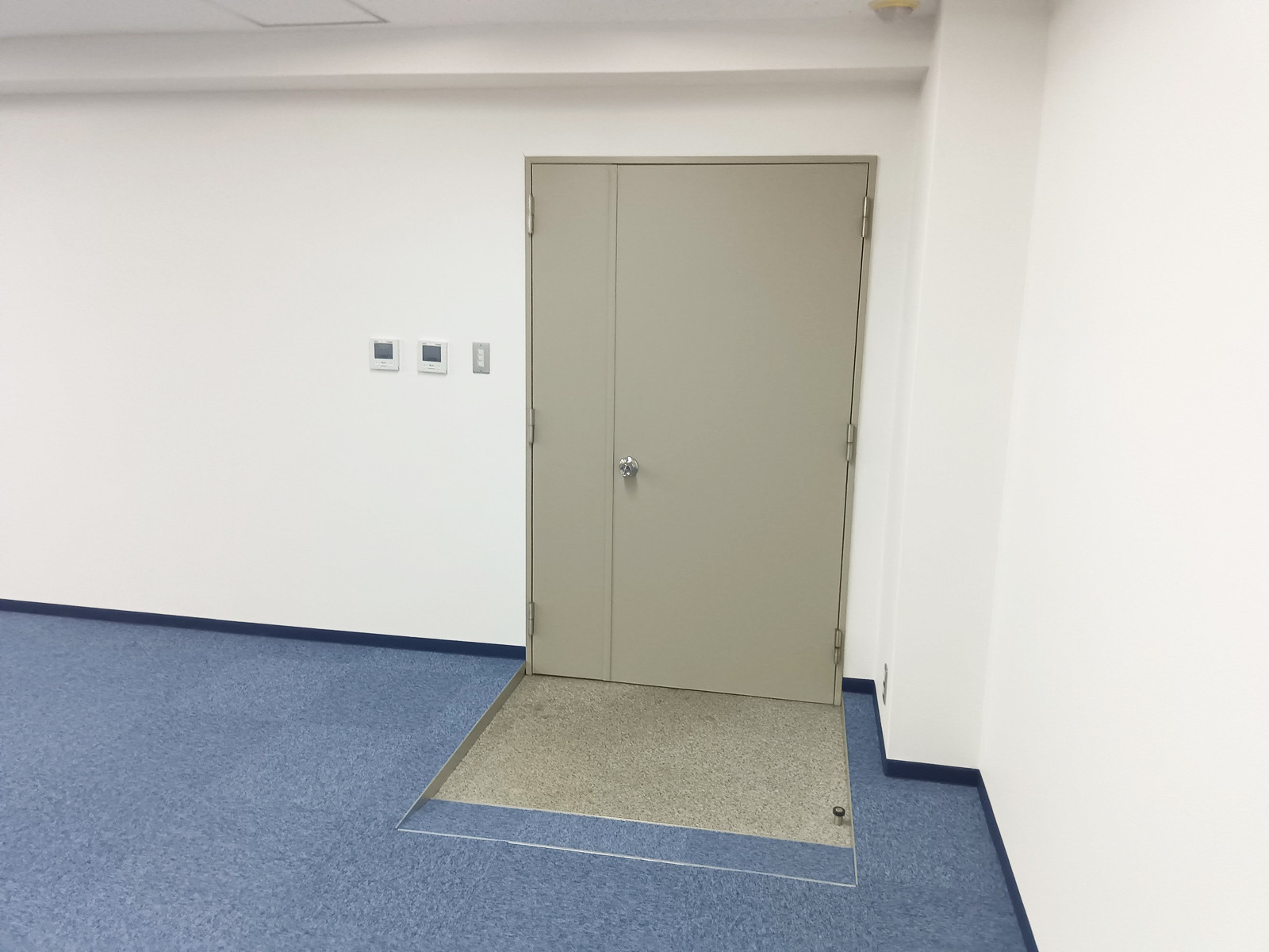 貸室出入口