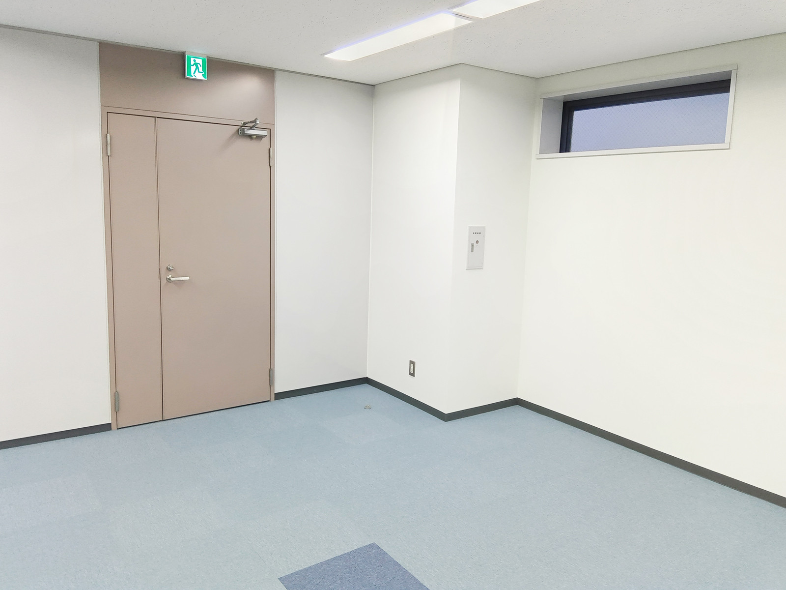 貸室出入口