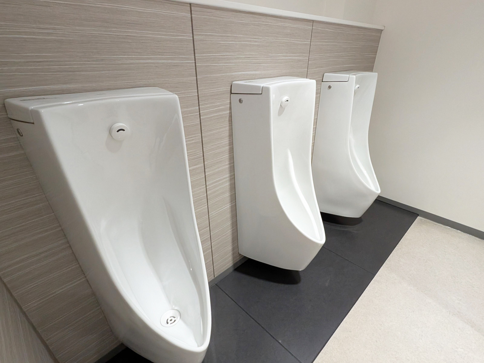 男性用トイレ