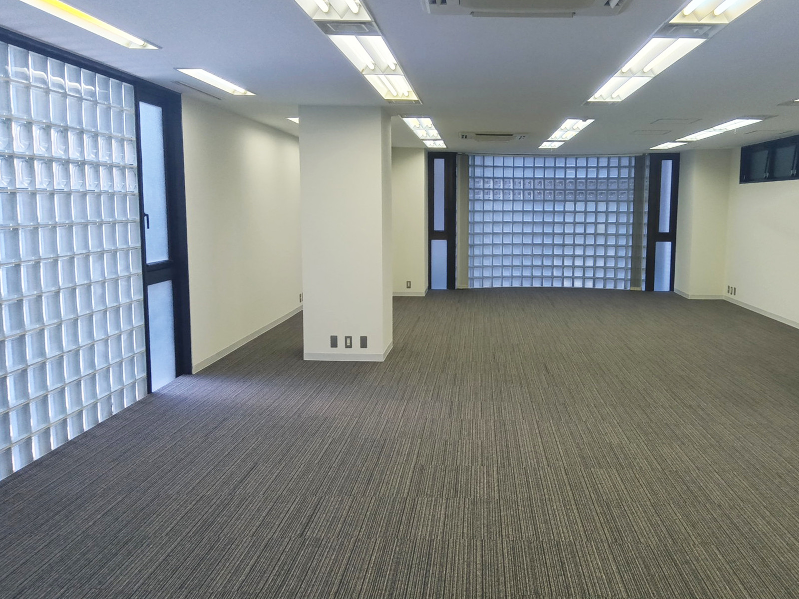 オフィス室内参考画像(102号室)