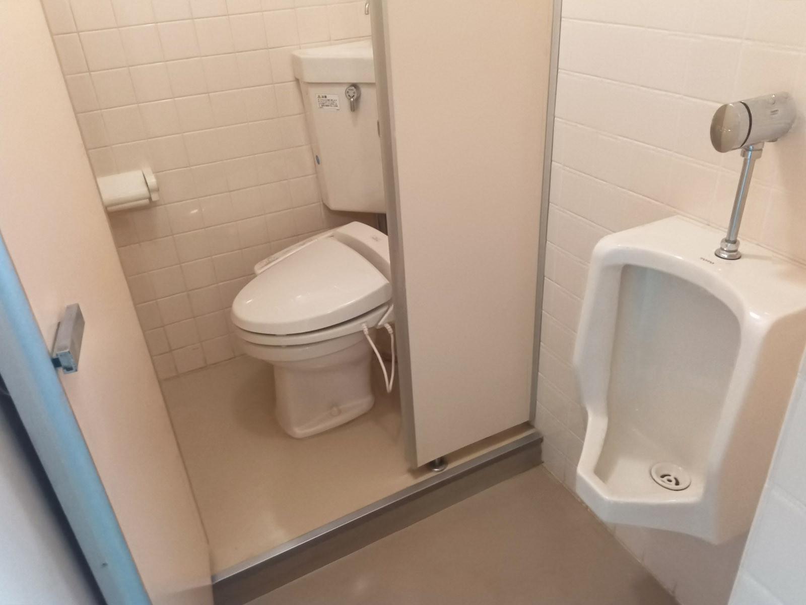 男性用トイレ