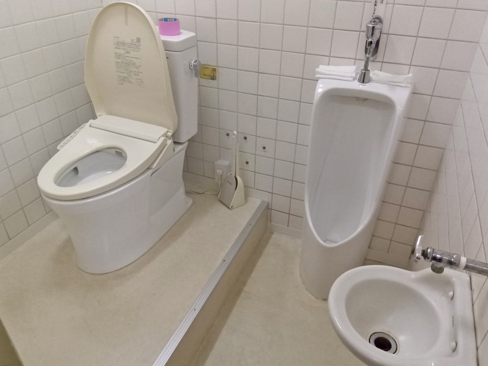 男性用トイレ