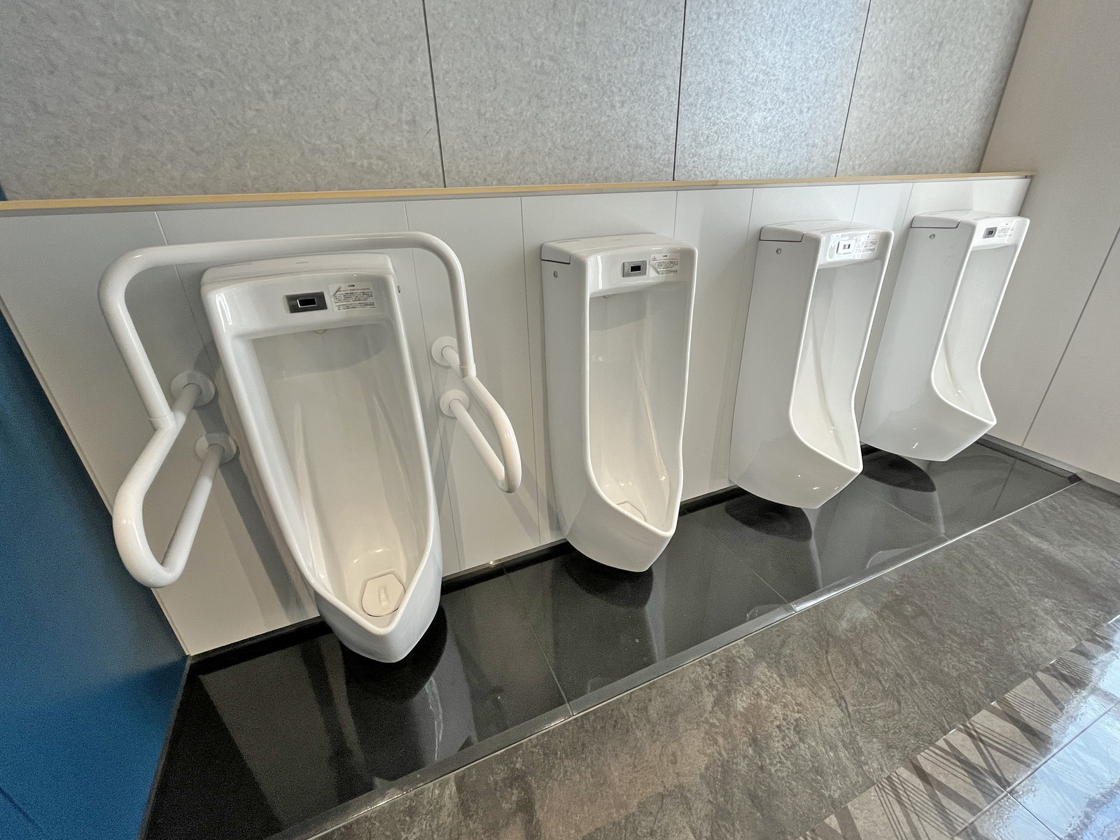 男性用トイレ