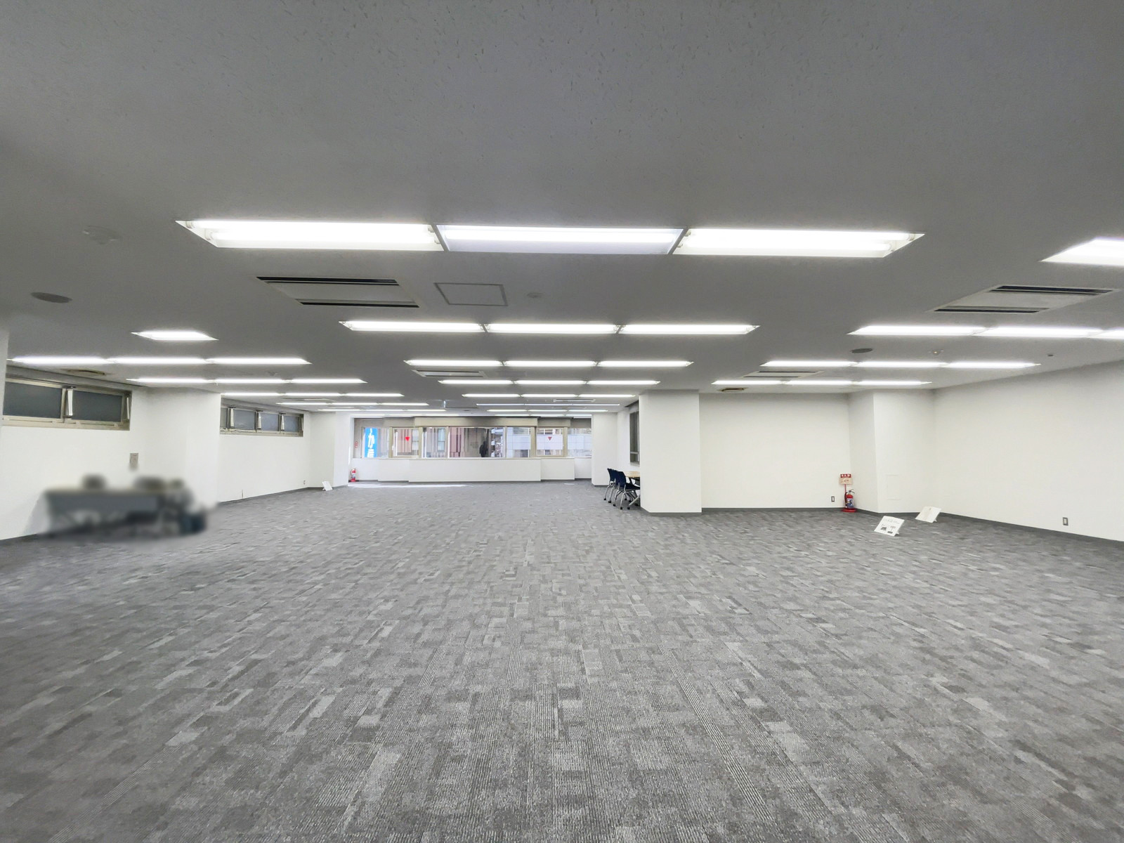 明るい雰囲気の室内
