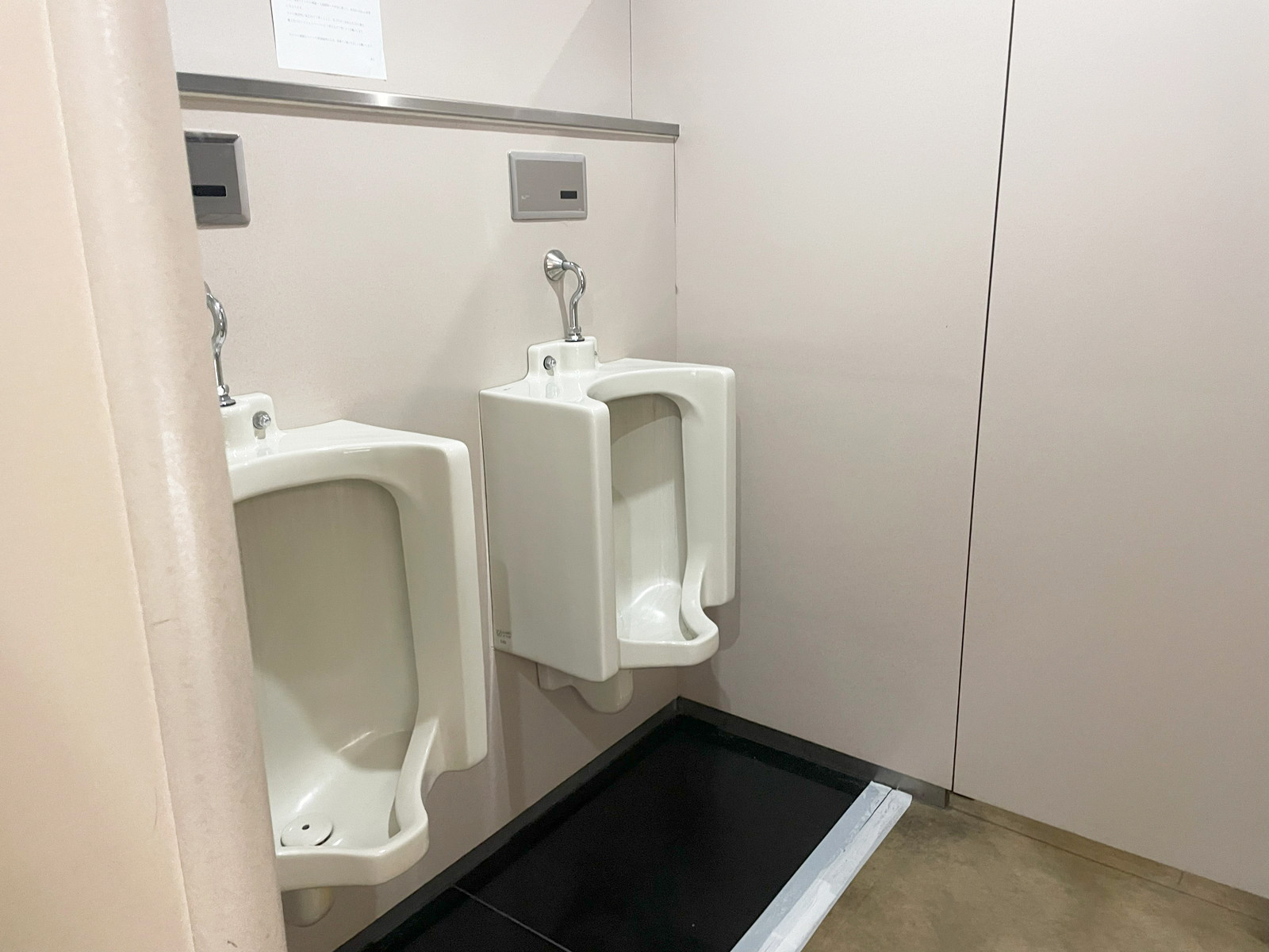 男性用トイレ