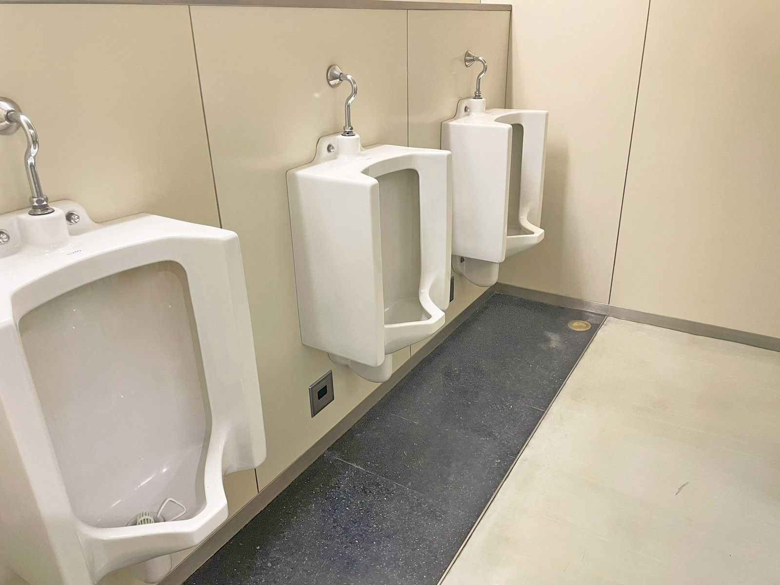男性用トイレ