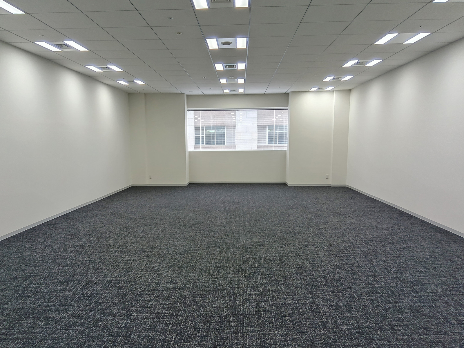 オフィス室内参考画像