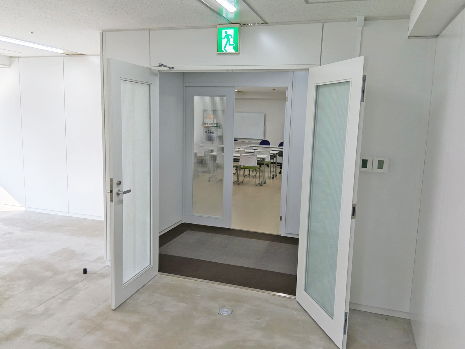 貸室出入口