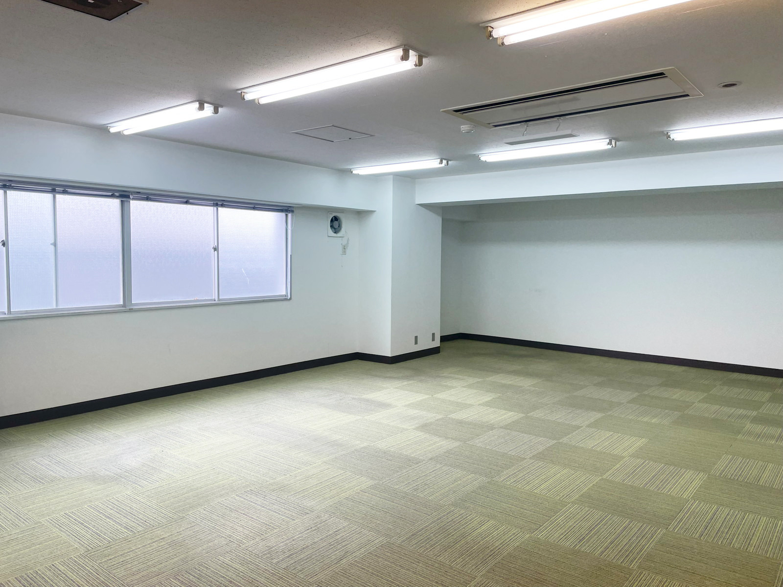 オフィス室内参考画像