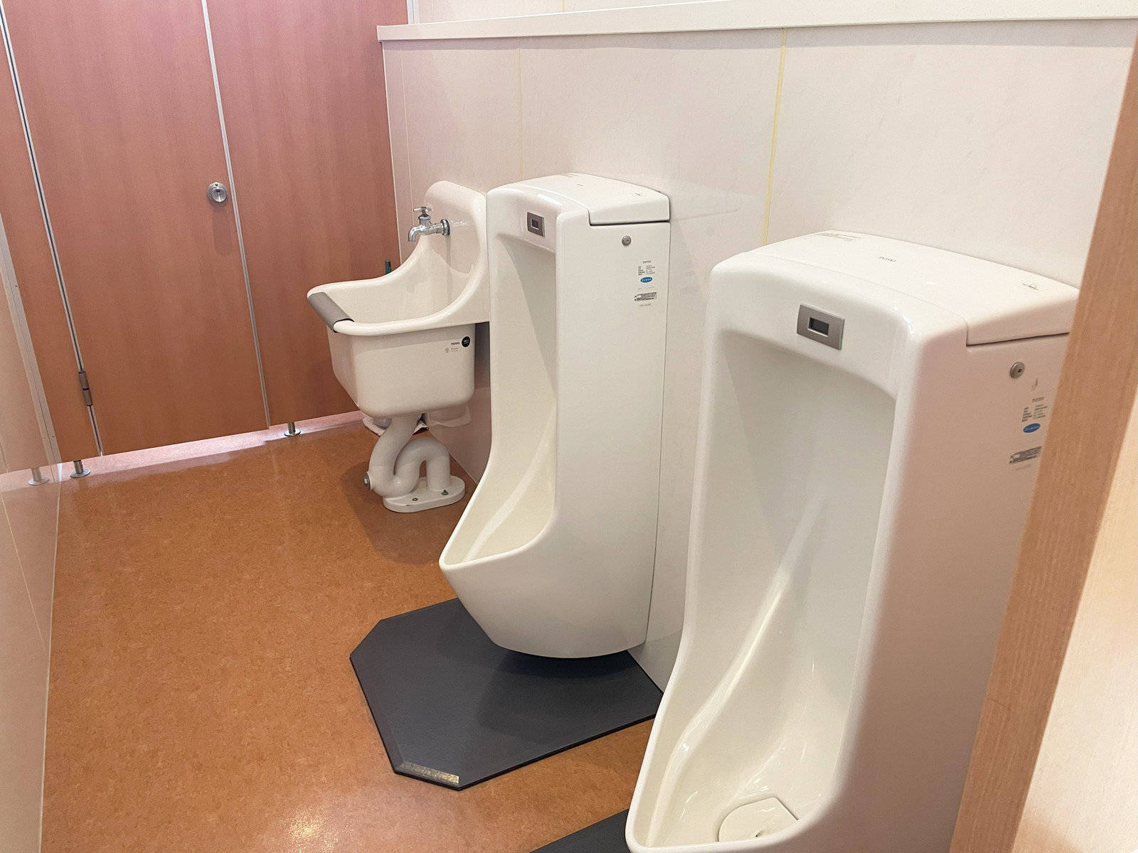 男性用トイレ