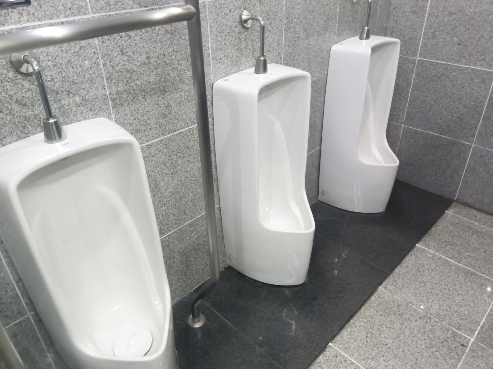 男性用トイレ