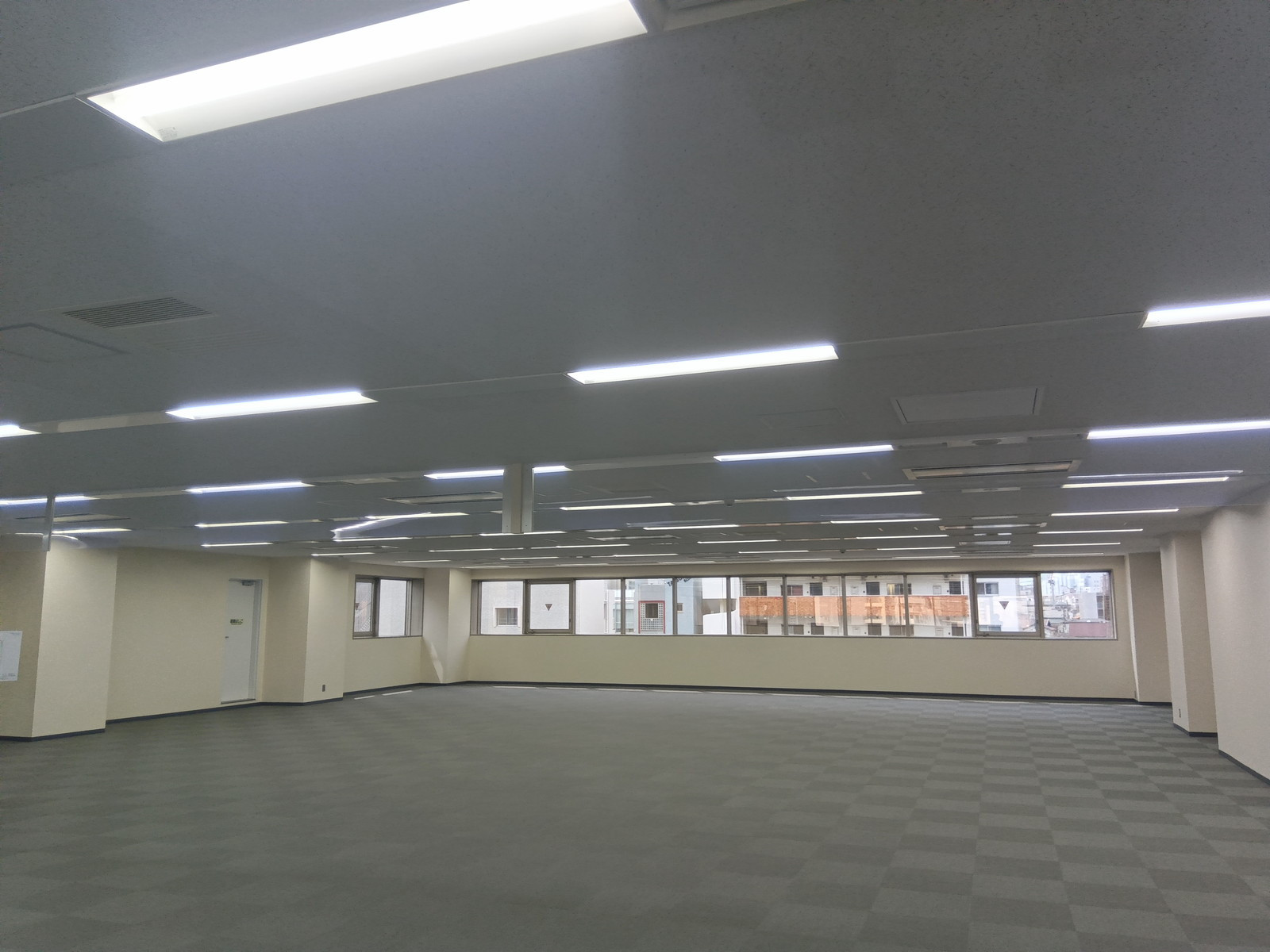 オフィス室内参考画像