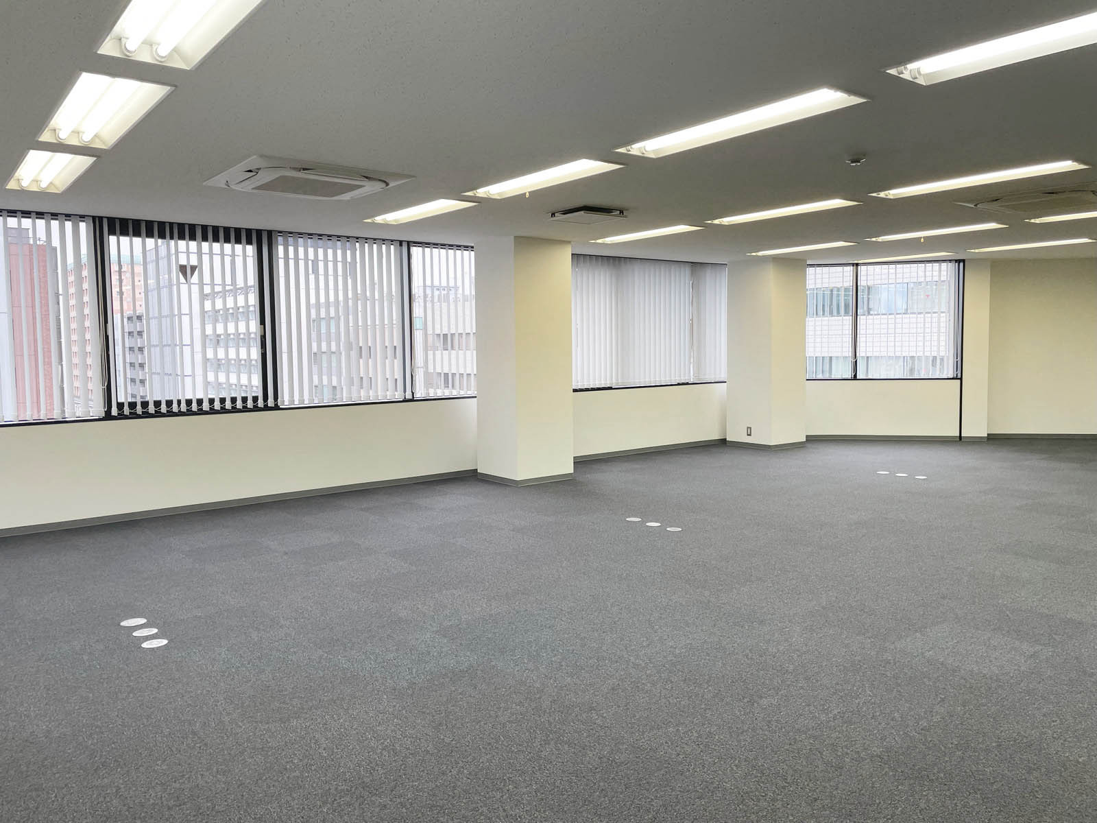 オフィス室内参考画像(8階・約33坪)
