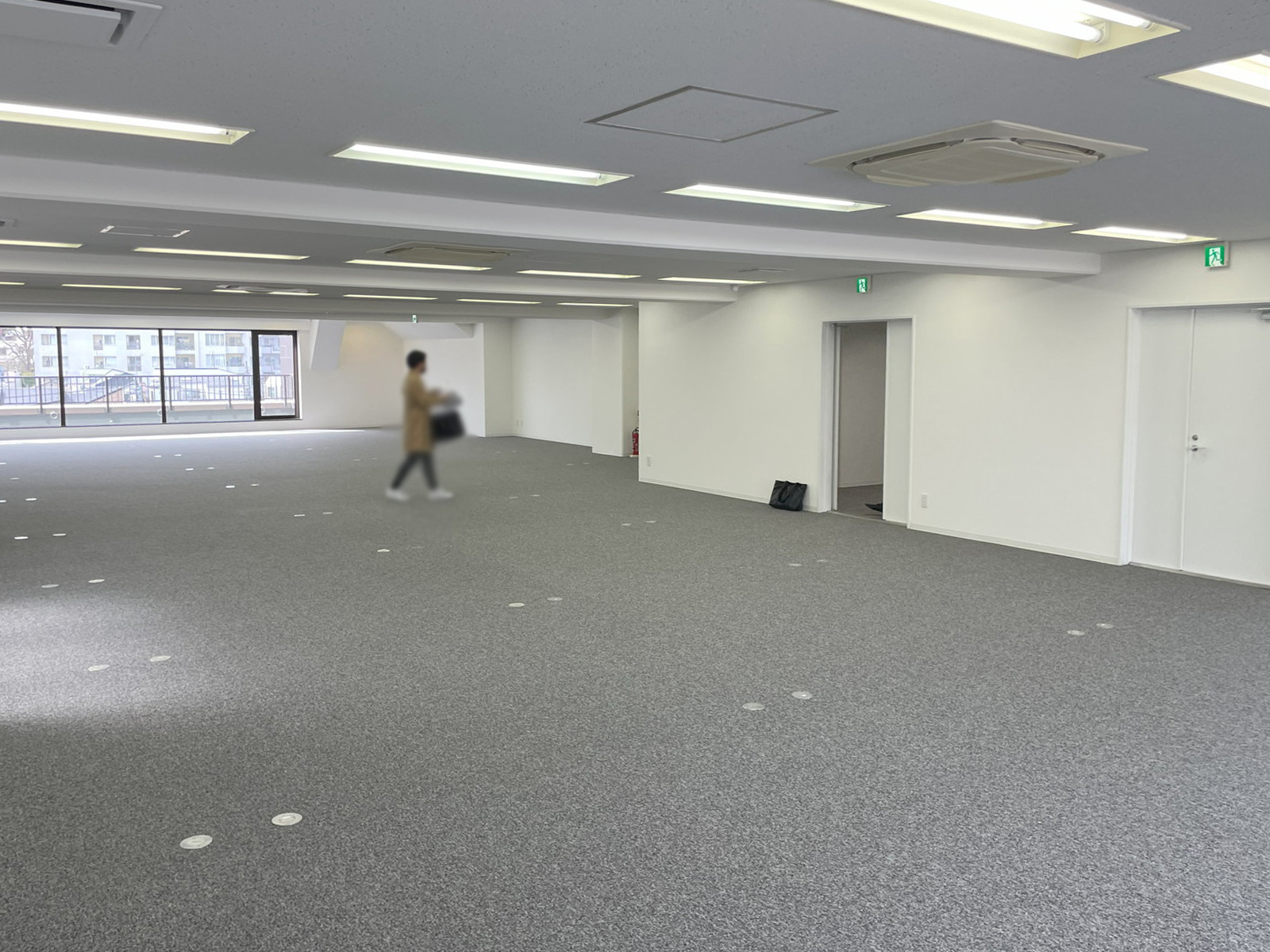 別角度の様子