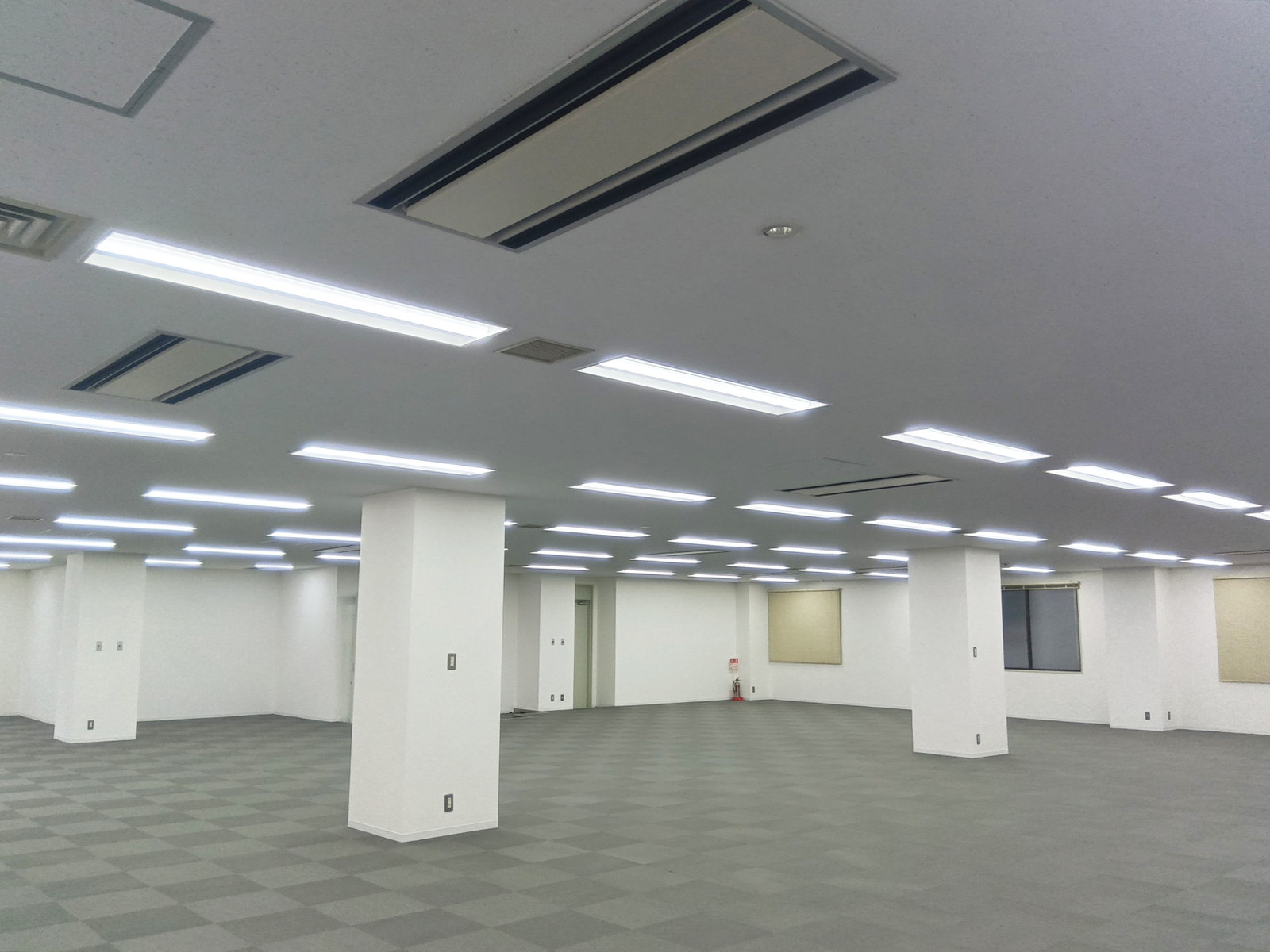 オフィス室内参考画像