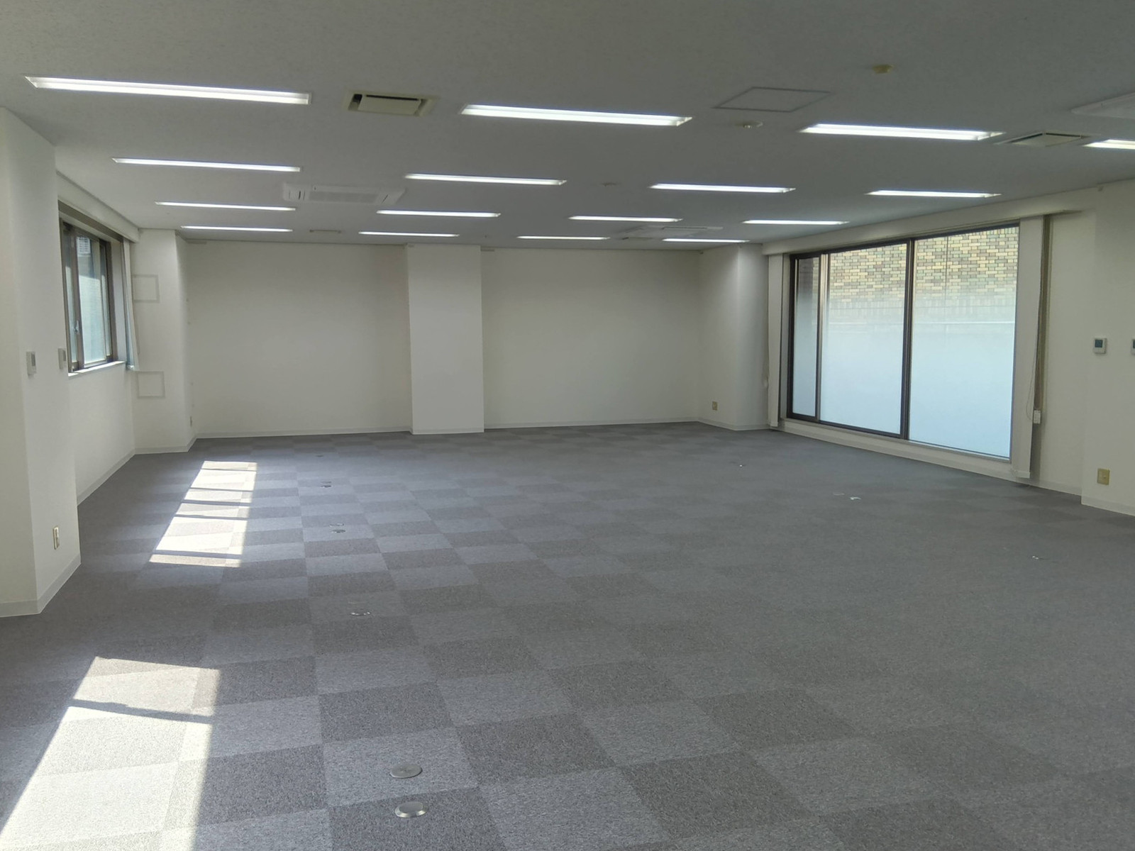 オフィス室内参考画像