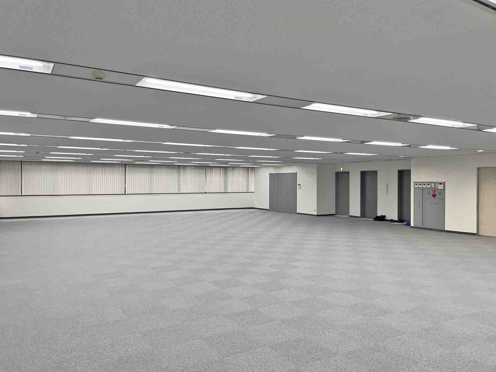 貸室奥側から見た室内