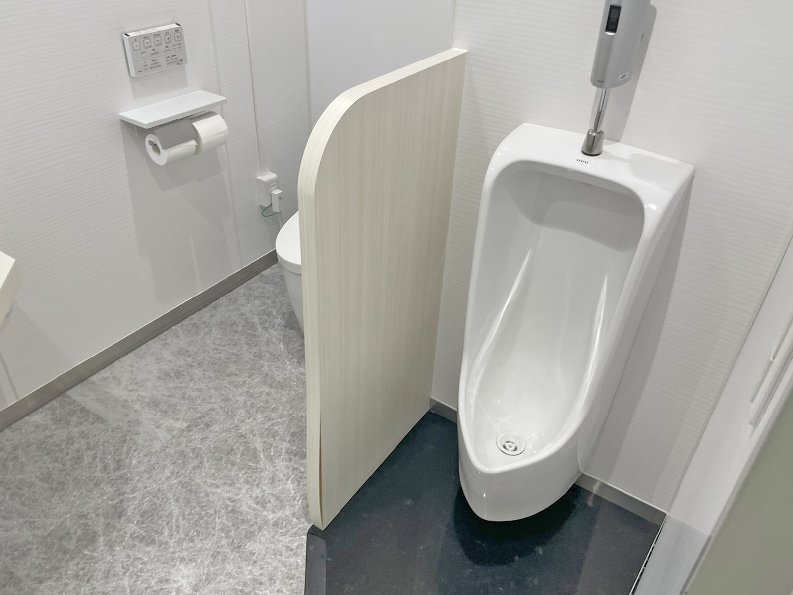 男性用トイレ