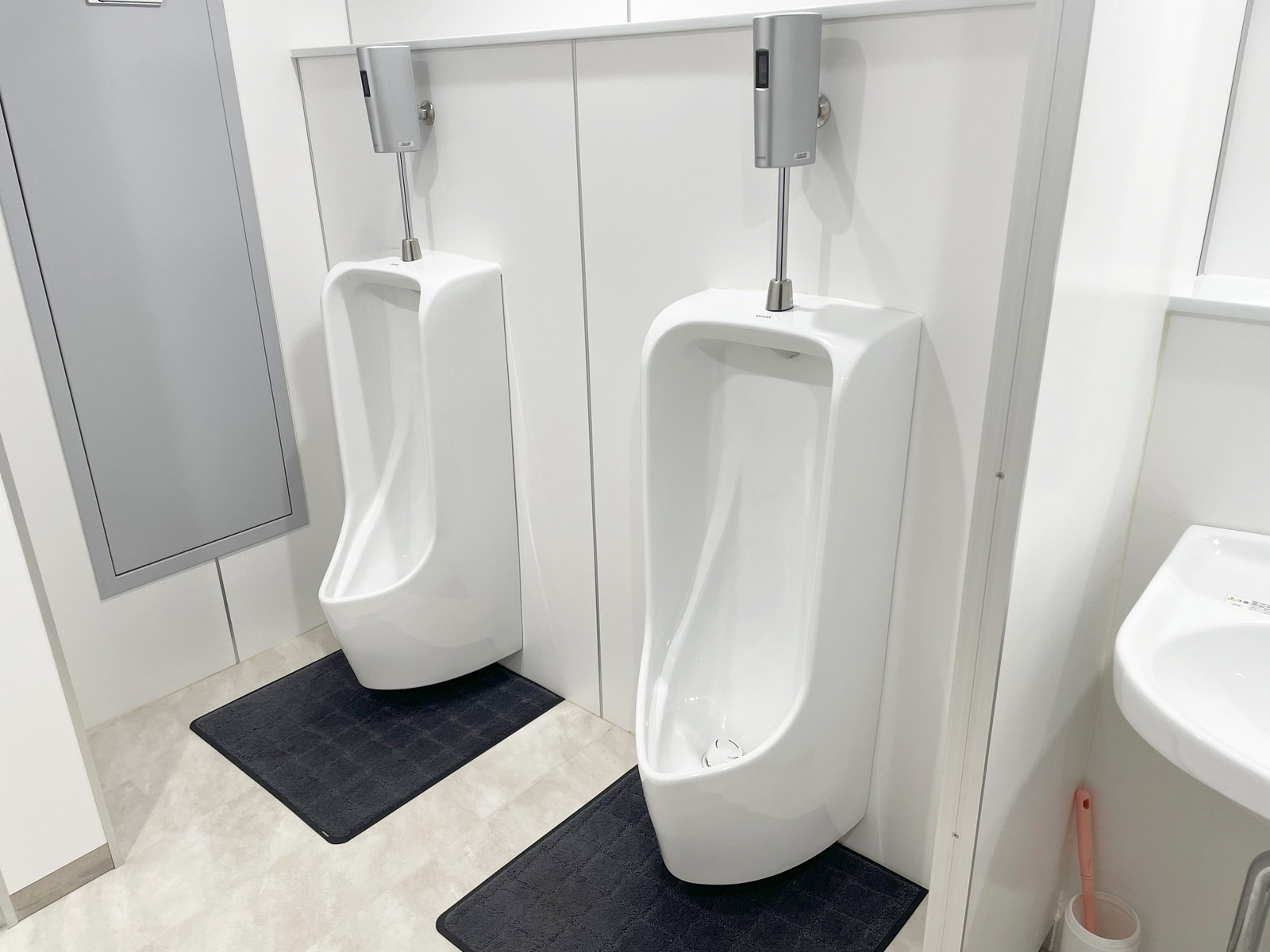 男性用トイレ
