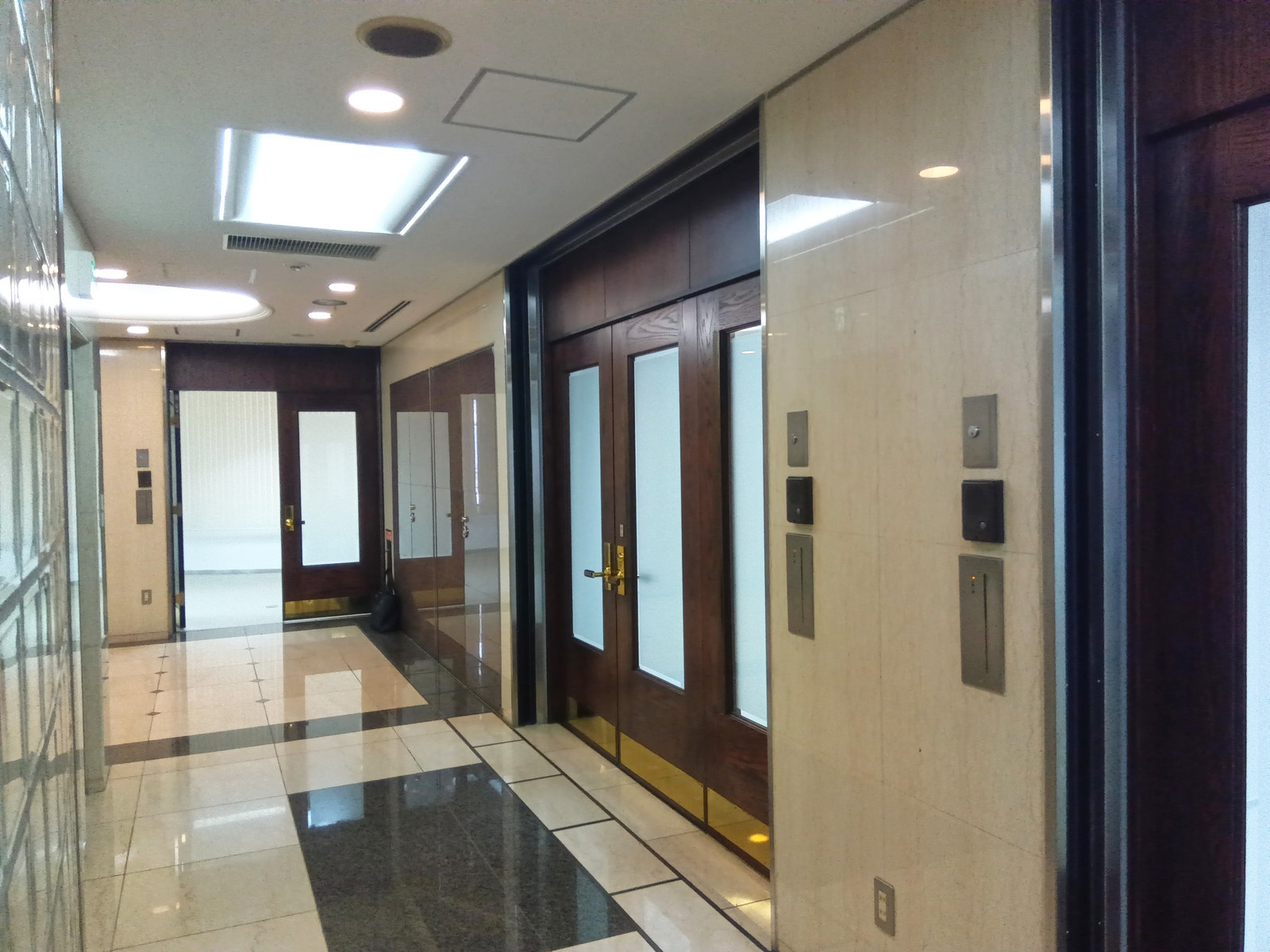 貸室出入口