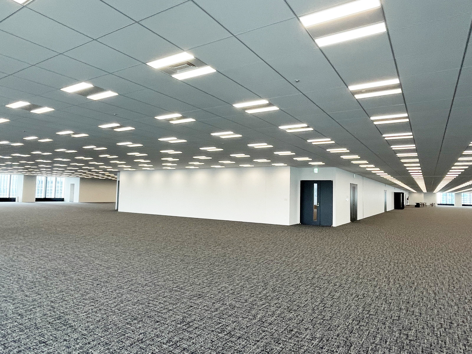 オフィス室内参考画像(26階・約1,007坪)コの字型の間取り