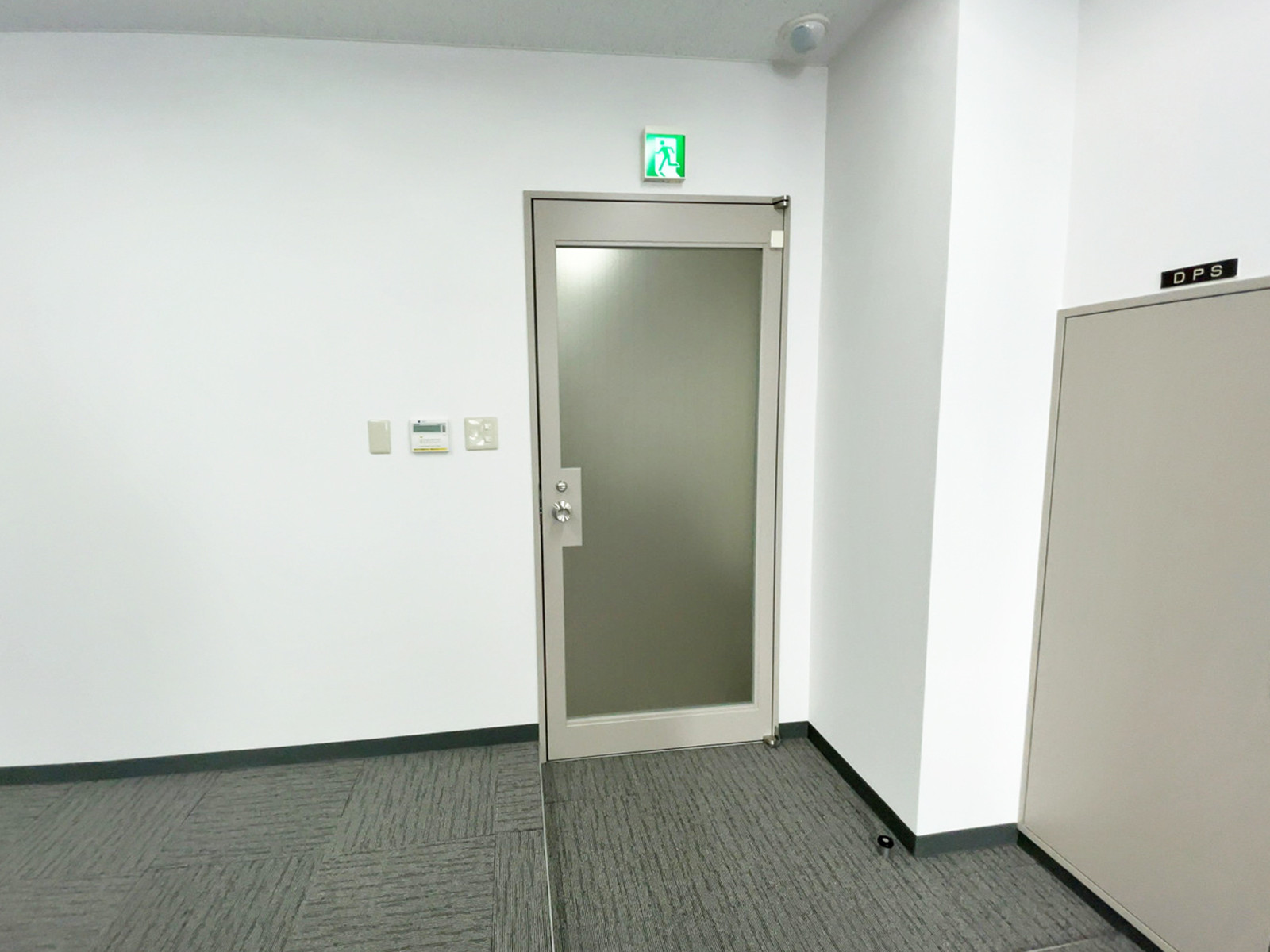 貸室出入口