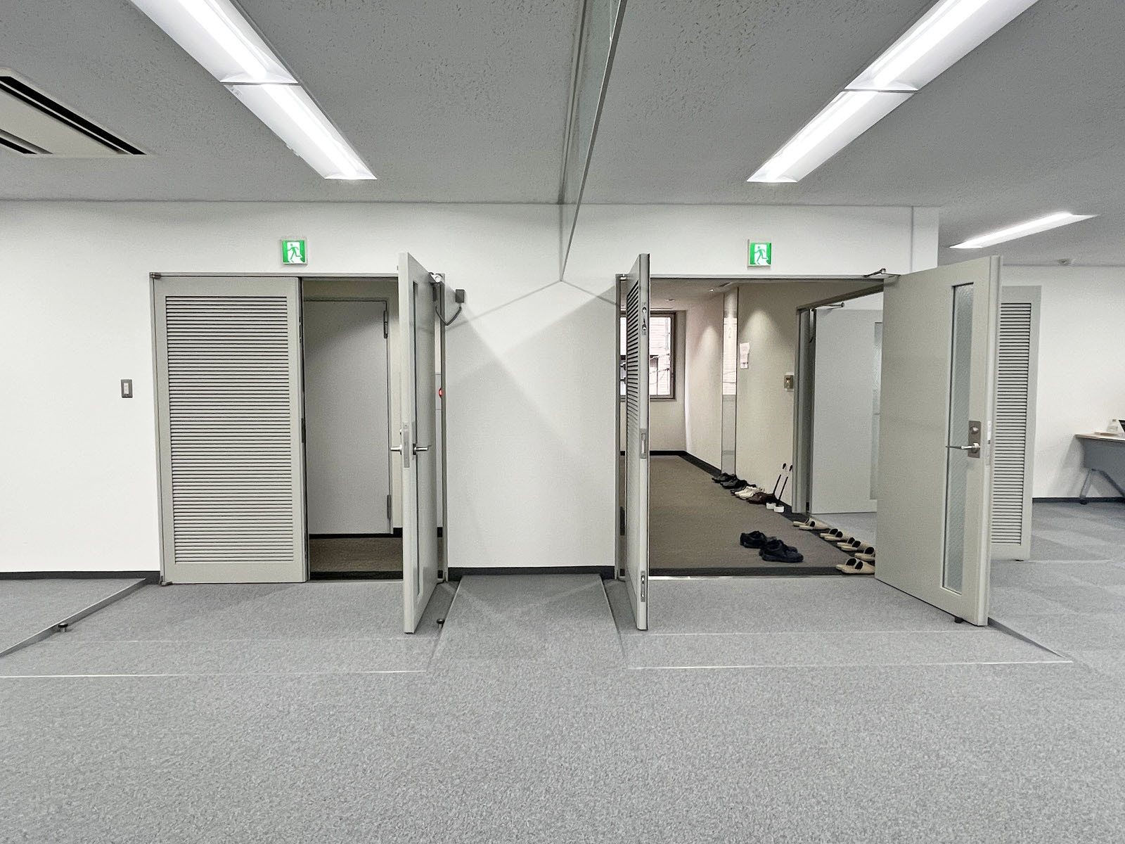 貸室出入口
