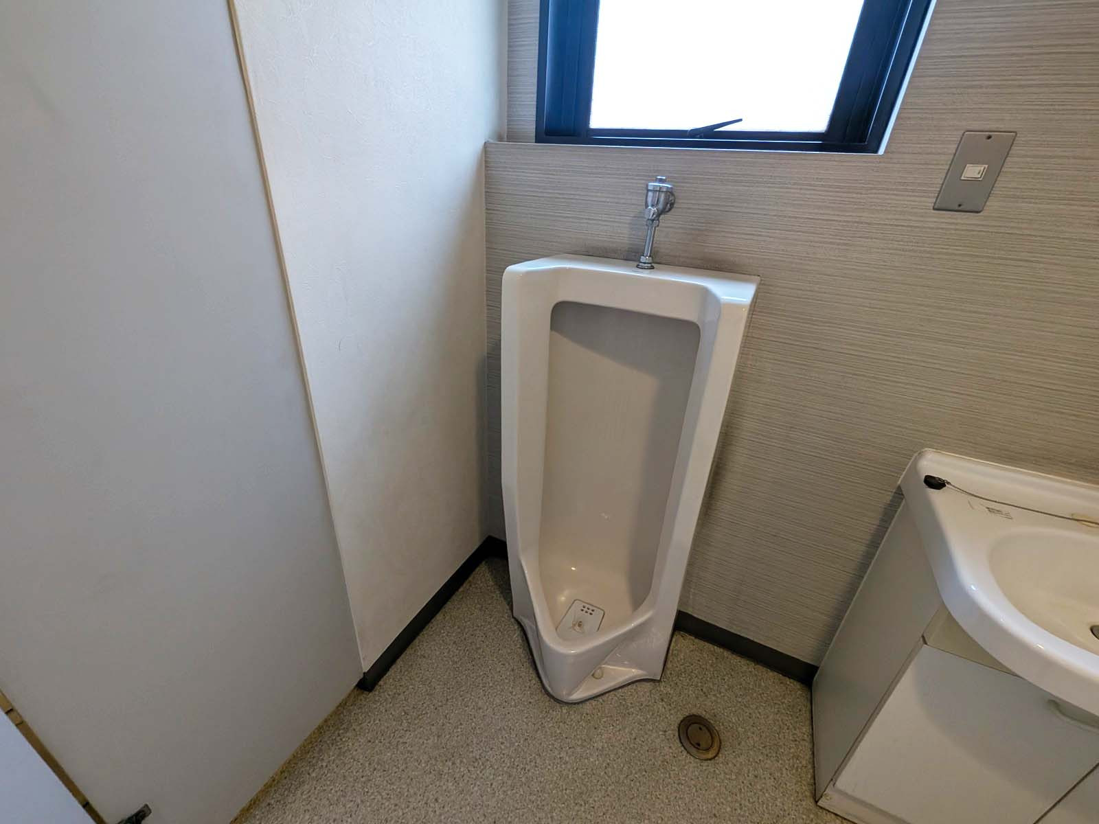 男性用トイレ
