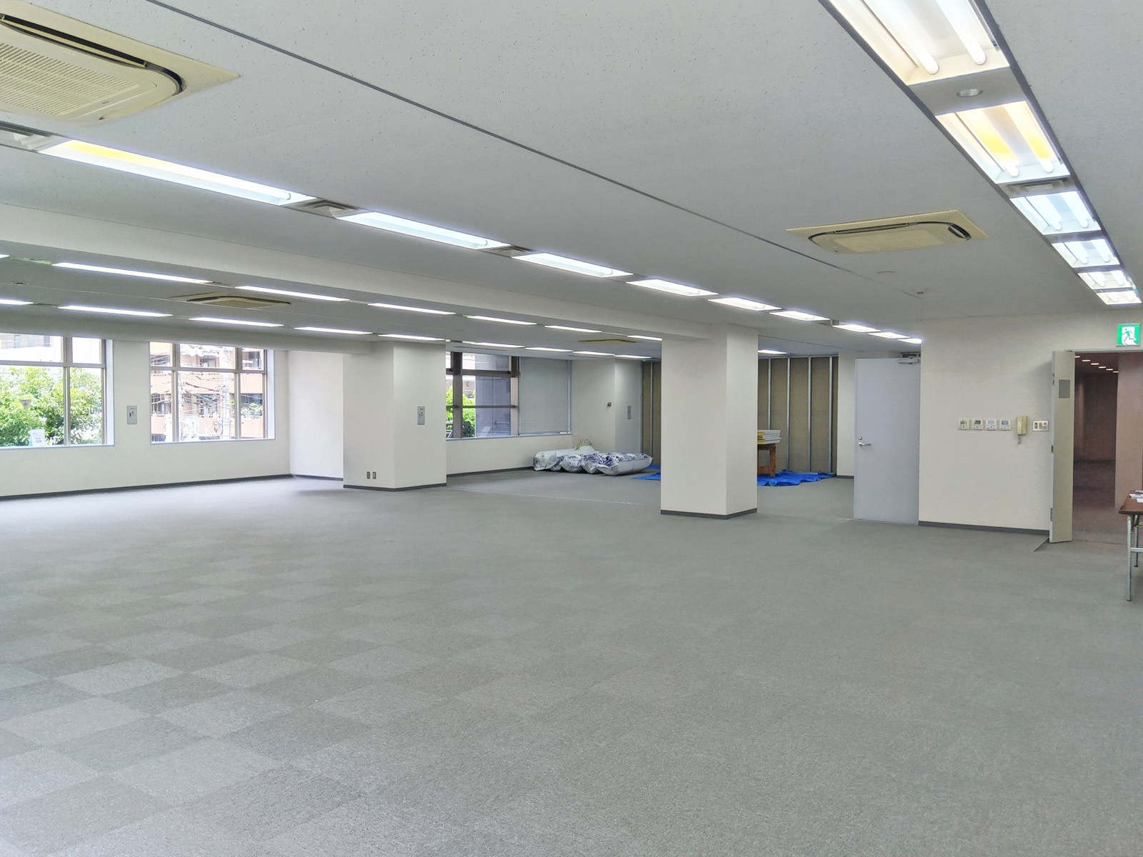 オフィス室内参考画像