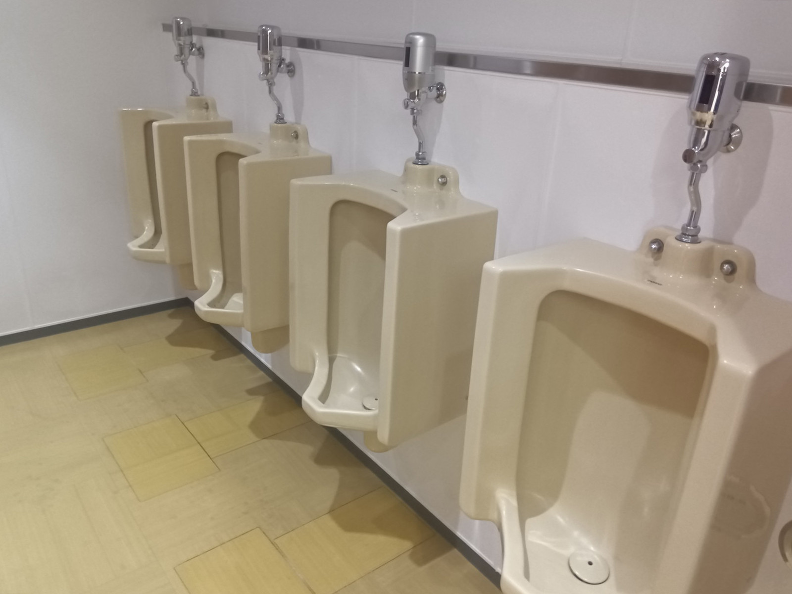 男性用トイレ