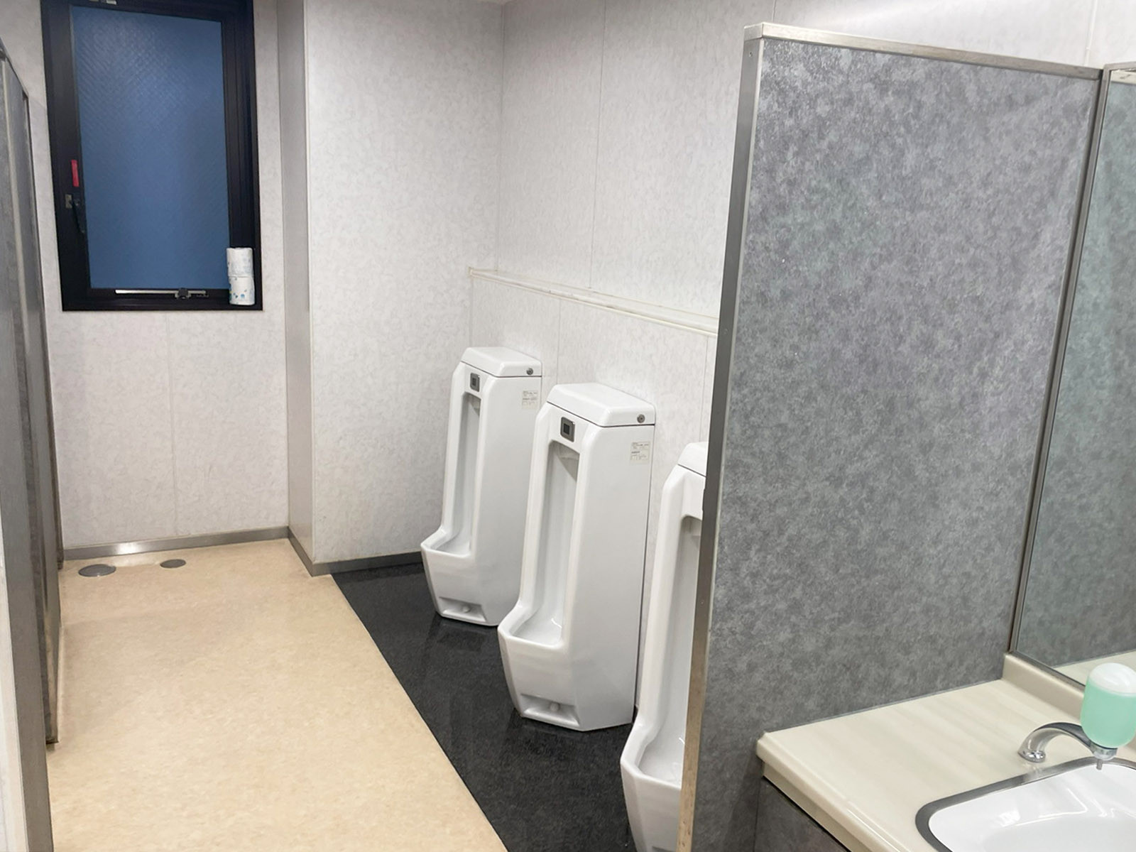 男性用トイレ