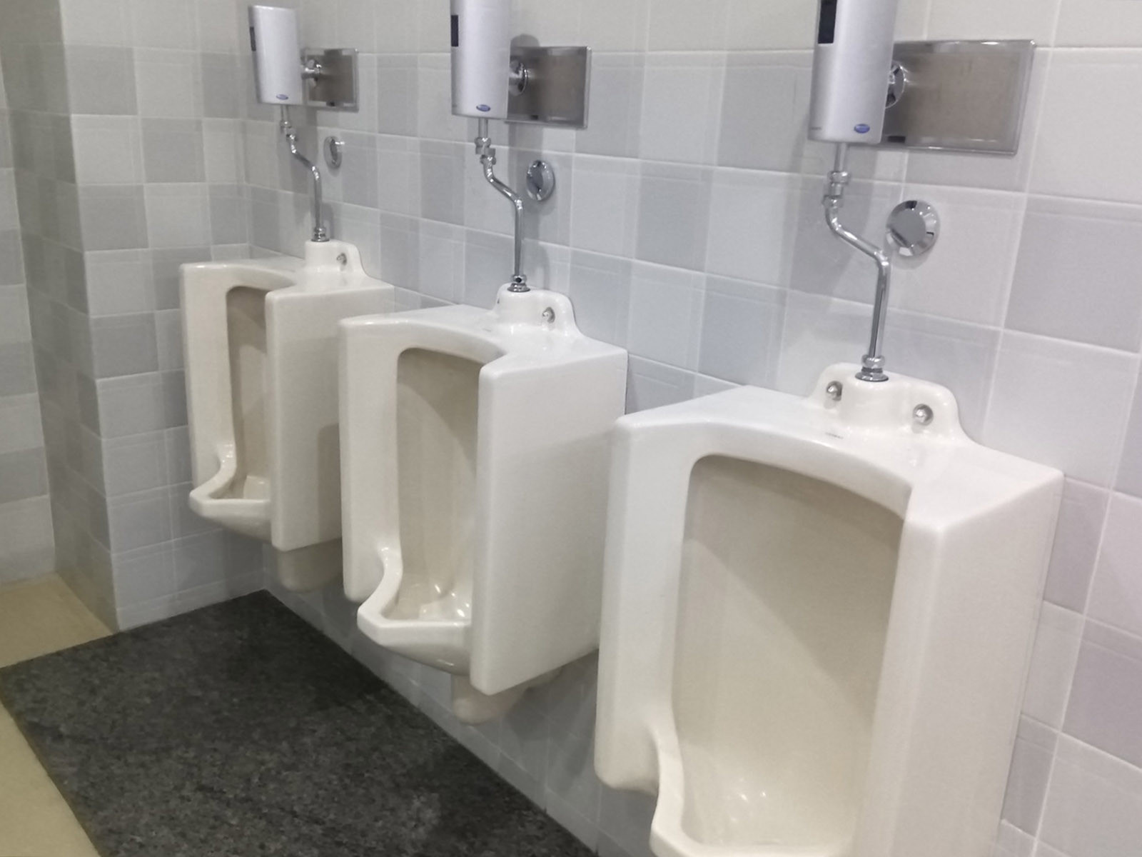 男性用トイレ