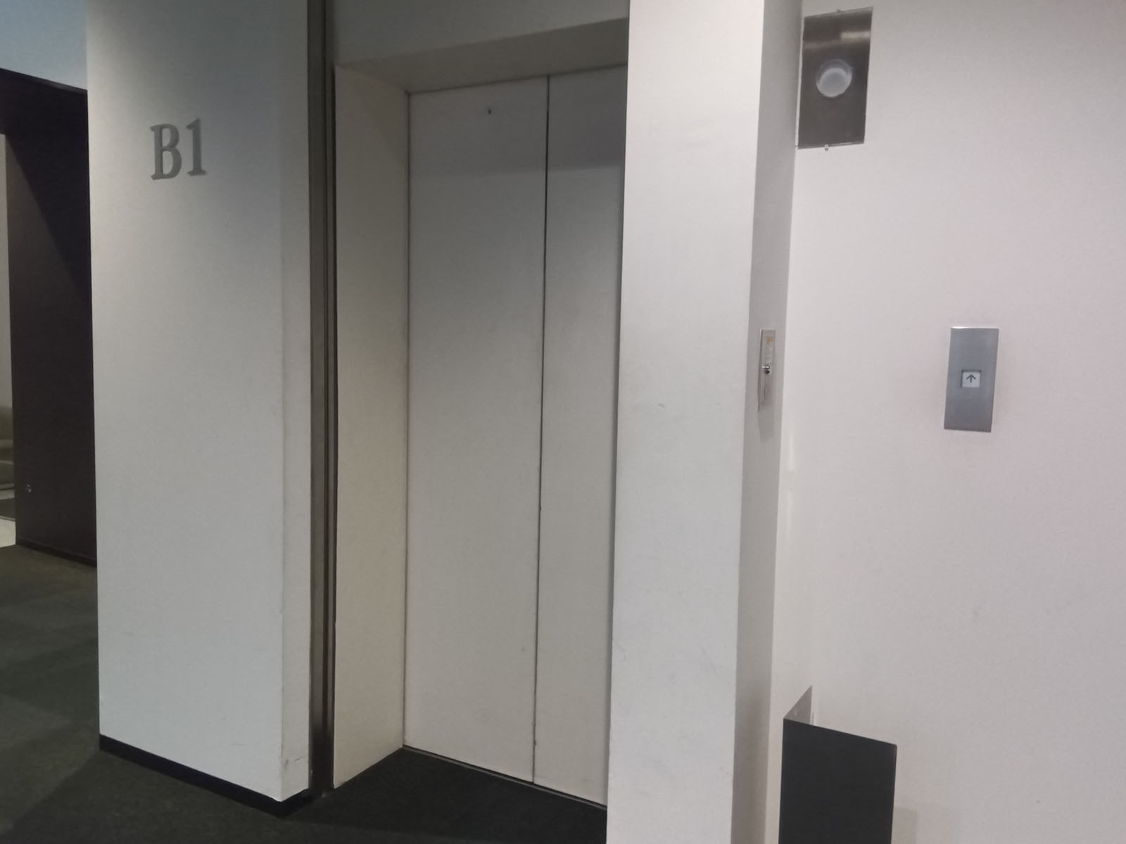 エレベーターホール