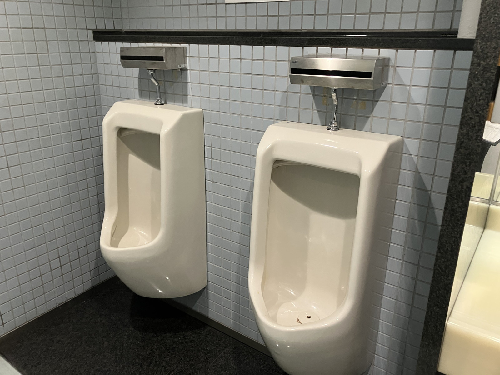 男性用トイレ
