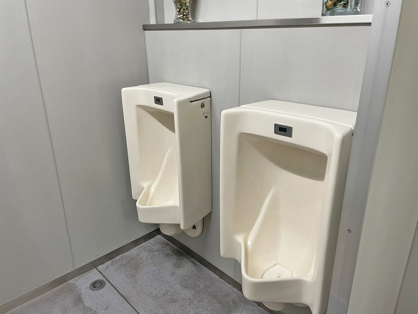 男性用トイレ