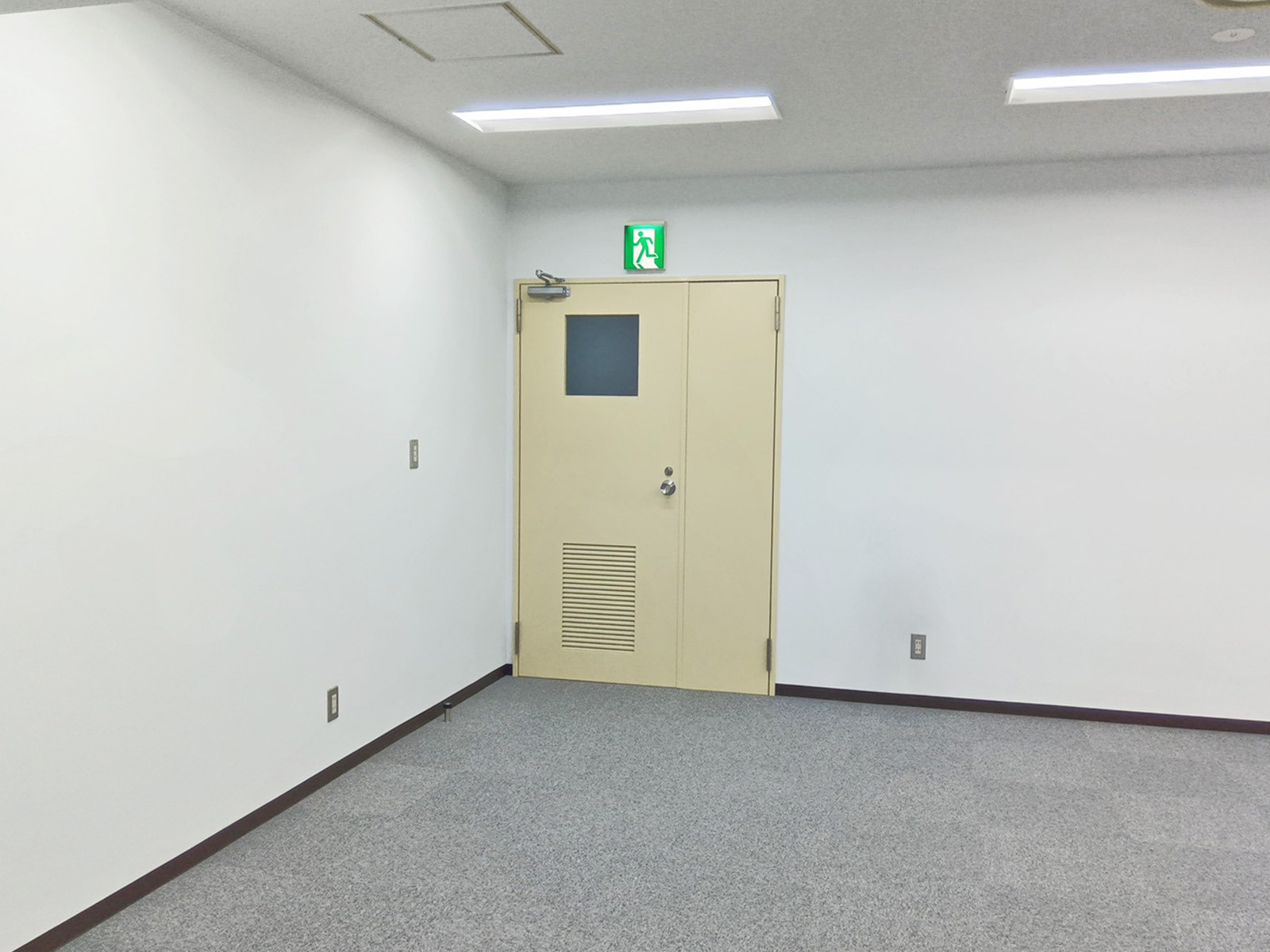 貸室出入口