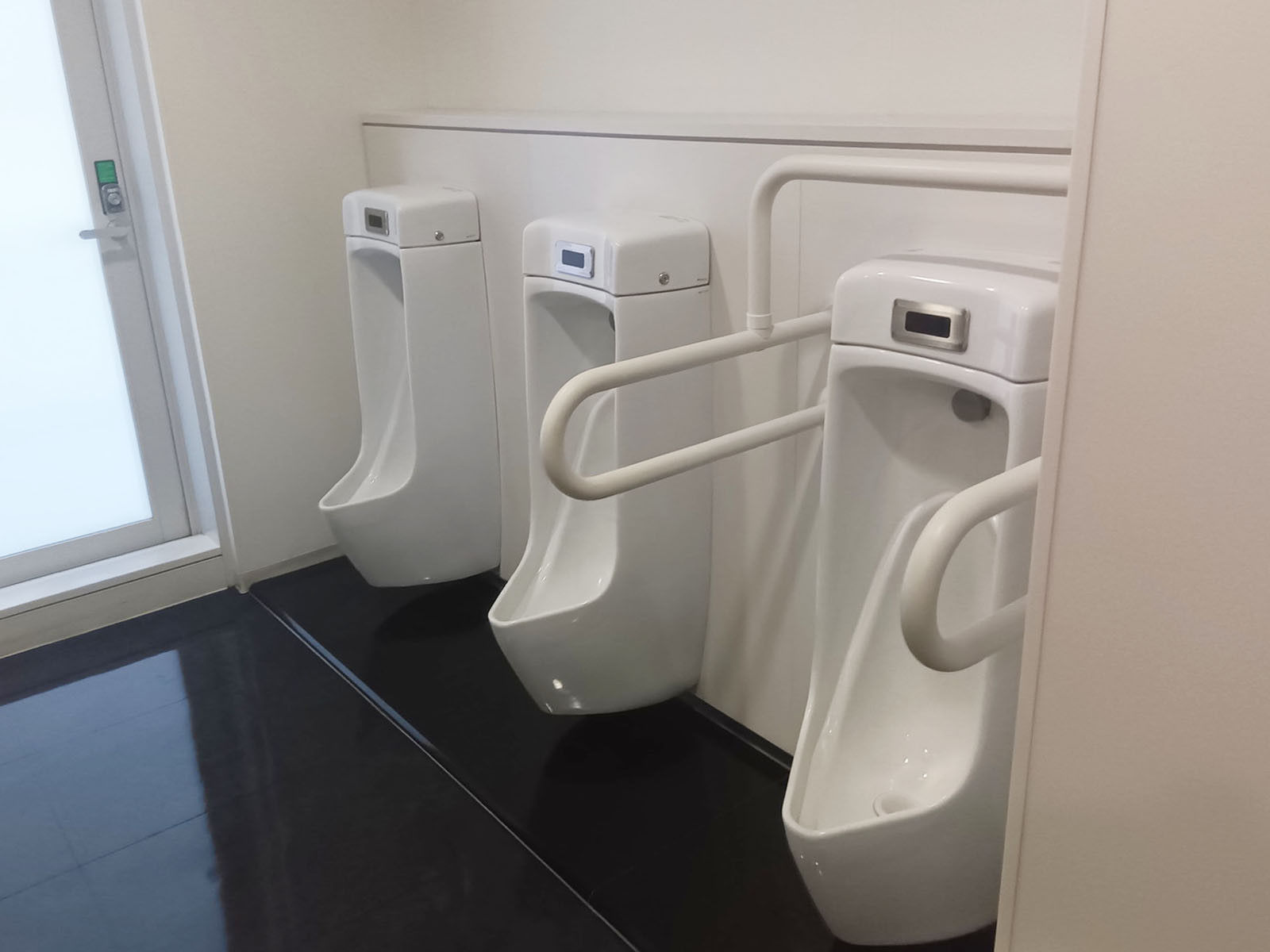 男性用トイレ